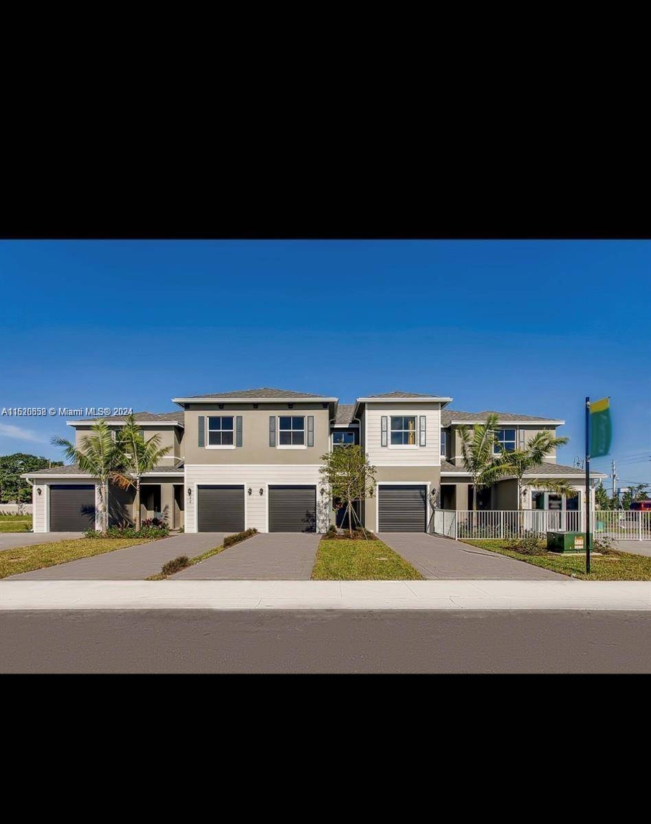 Riviera Beach, FL 33404,21 Bandol St