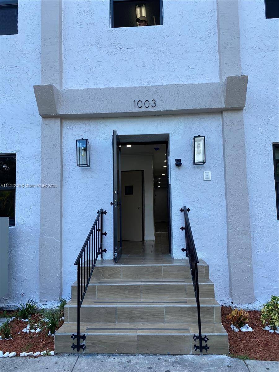 Miami, FL 33135,1003 SW 15th Ave #17