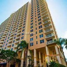 Miami, FL 33131,770 Claughton Island Dr #406