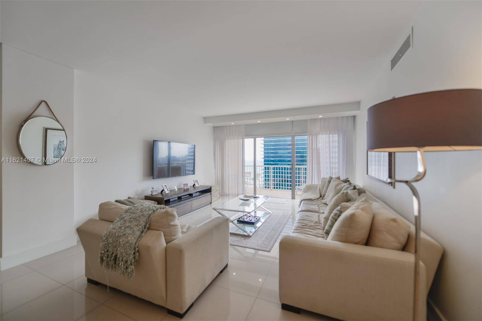 Hallandale Beach, FL 33009,1950 S Ocean Dr #19G