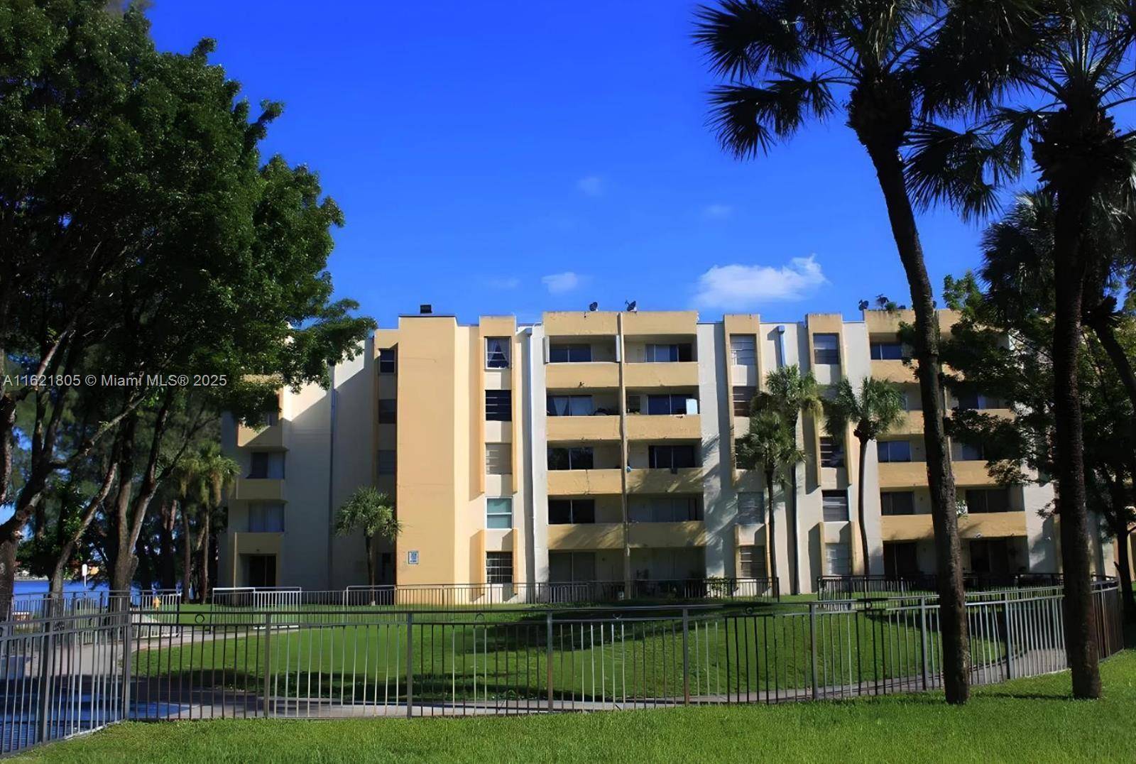 Hialeah Gardens, FL 33016,10000 NW 80th Ct #2422