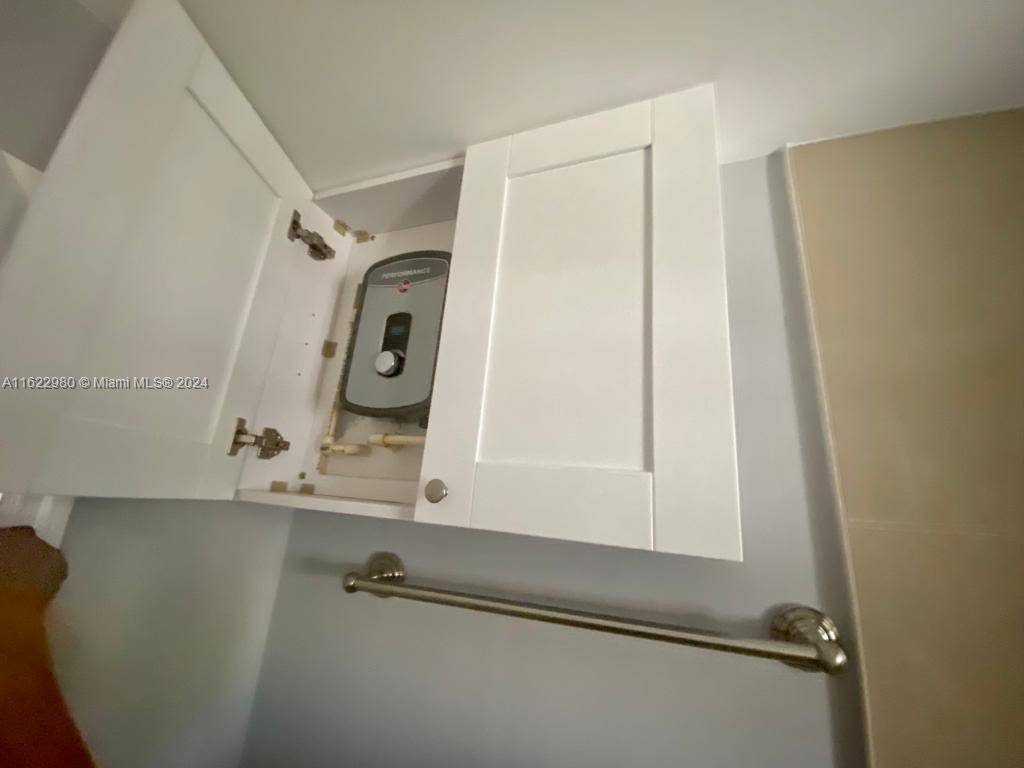 North Miami Beach, FL 33162,345 NE 168th St