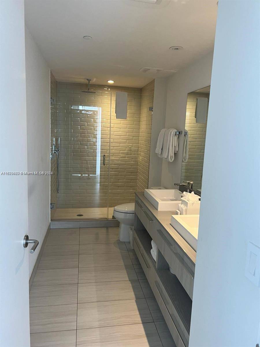Hollywood, FL 33019,4010 S Ocean Dr #R2004