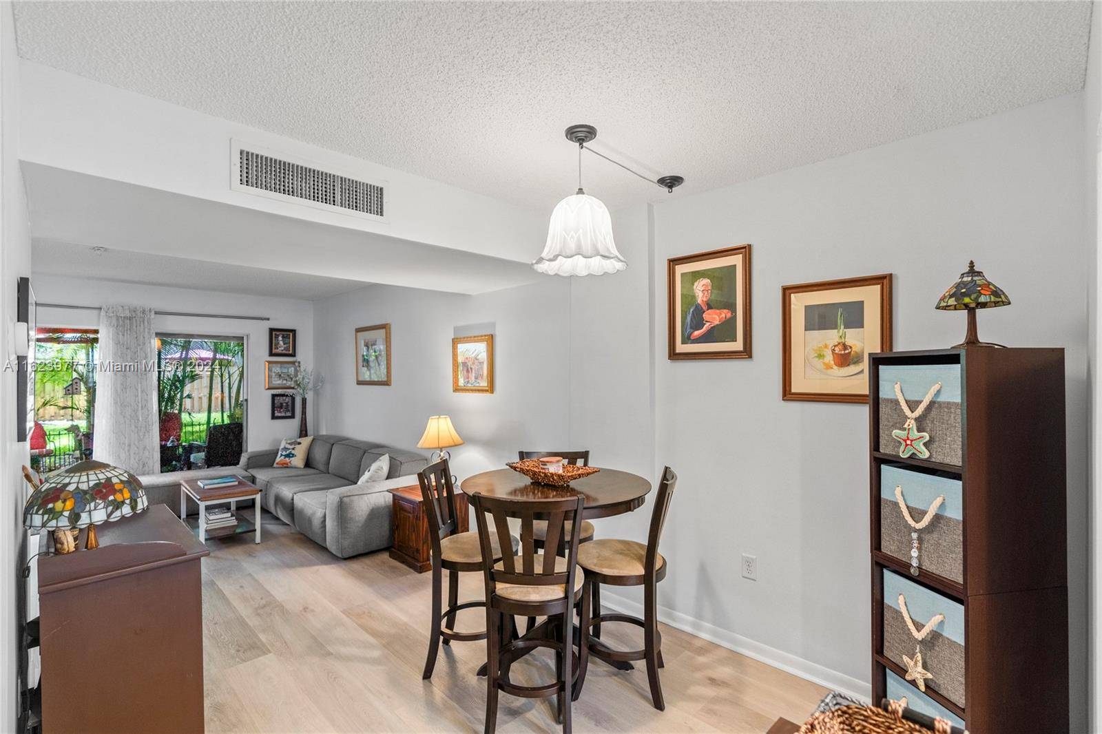 Oakland Park, FL 33311,809 W Oakland Park Blvd #J2