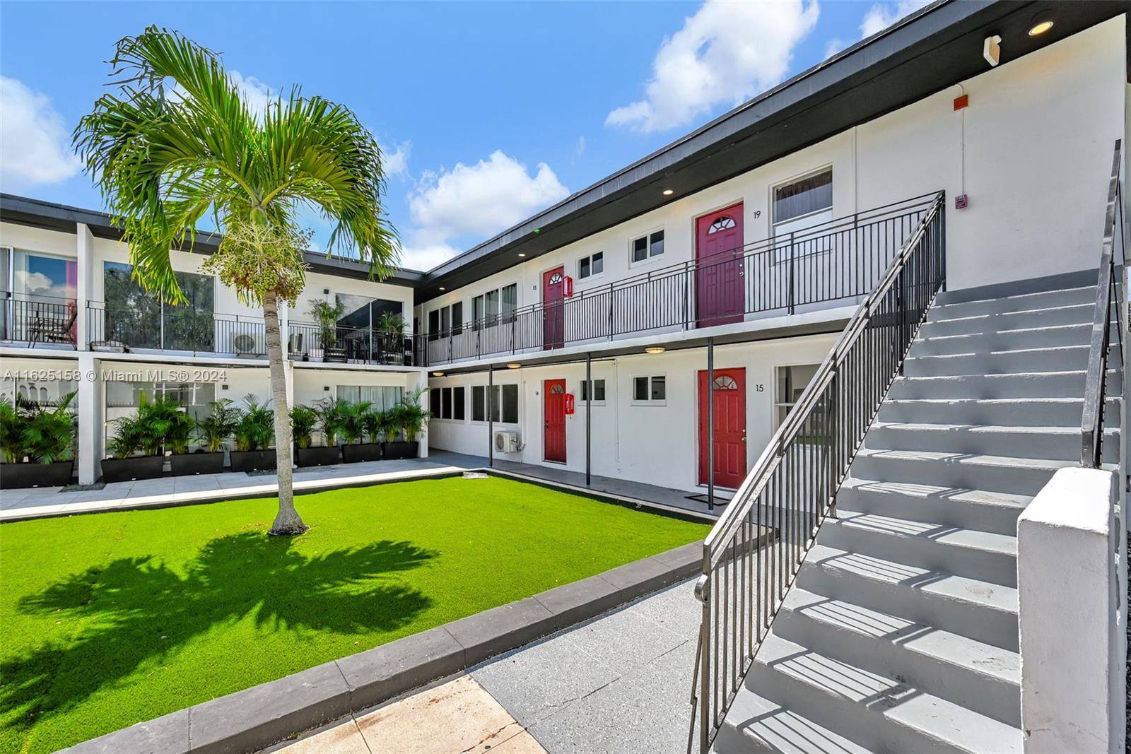 North Miami, FL 33161,14280 NE 6th Ave