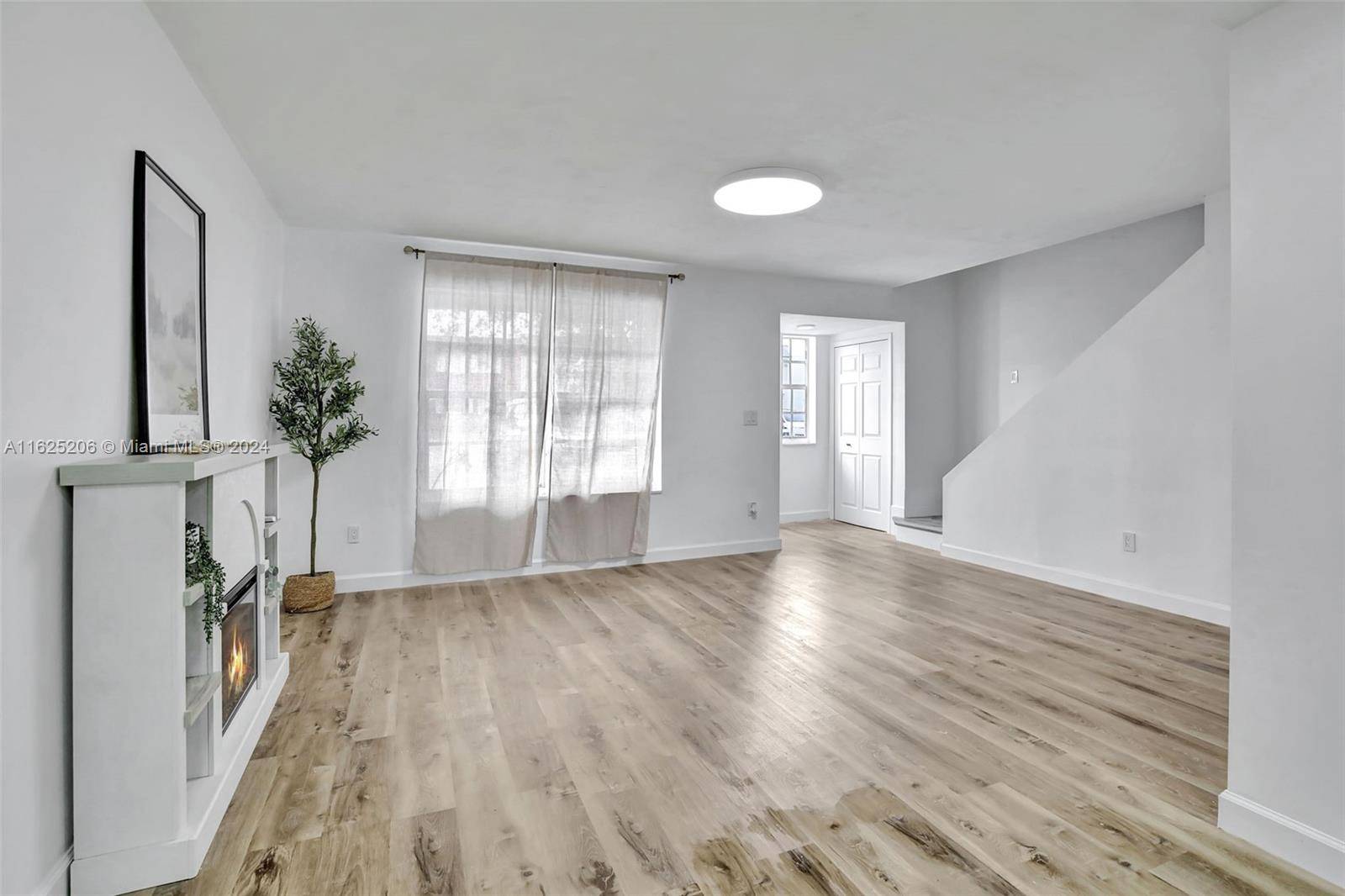 Hialeah, FL 33014,1710 W 72nd St