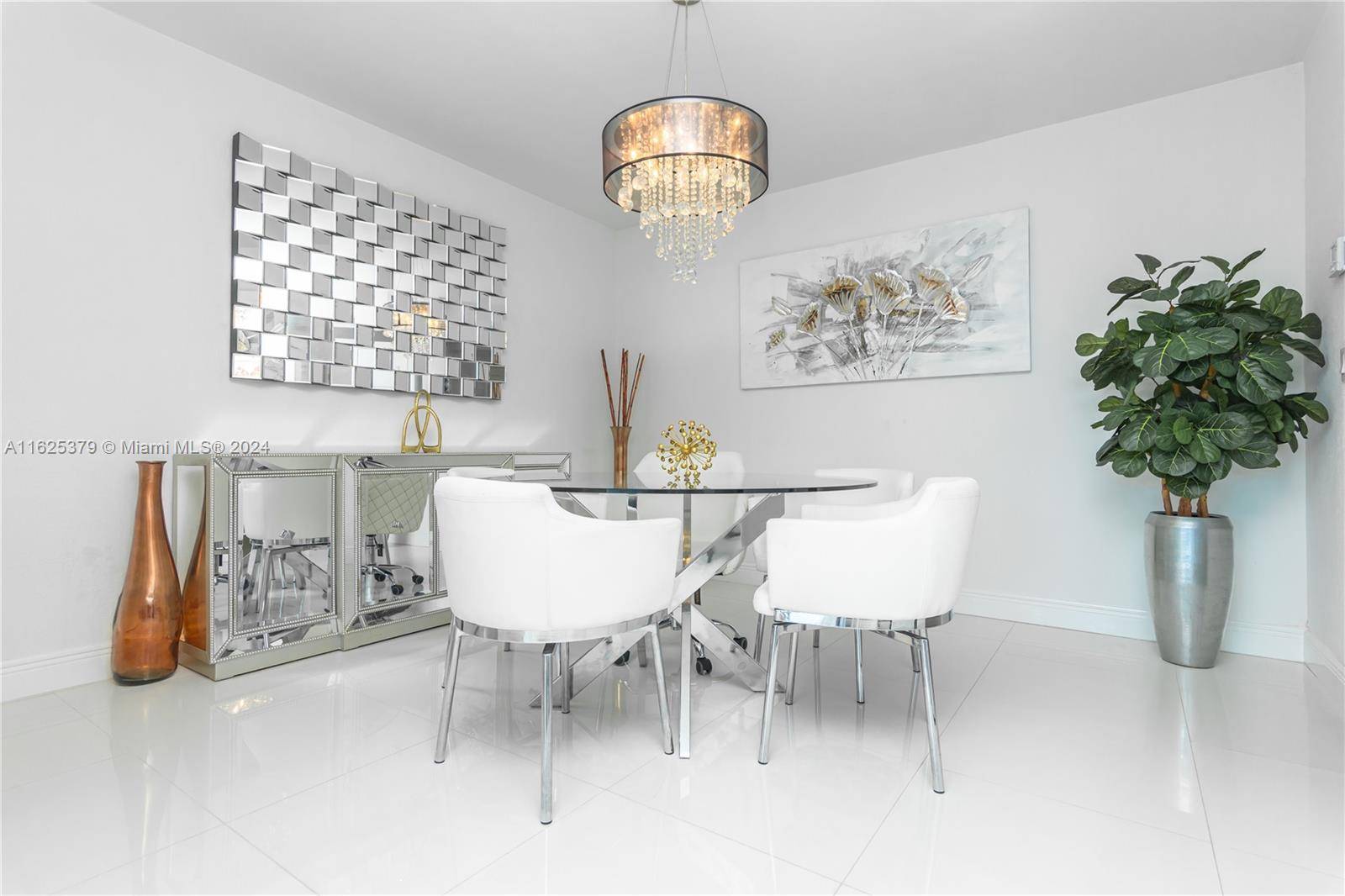 Miami Beach, FL 33140,5445 Collins Ave #BAY1