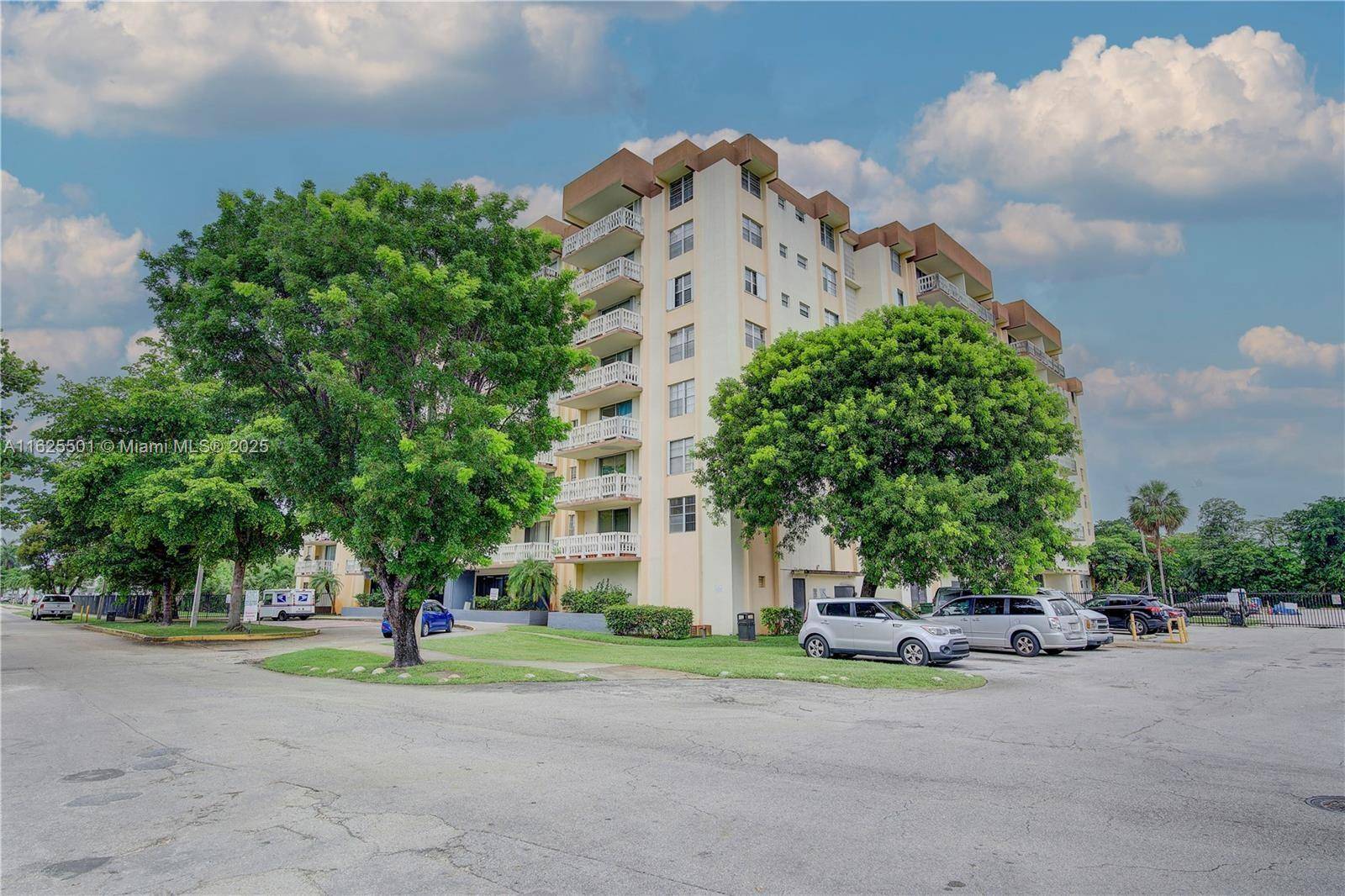 Miami, FL 33169,15600 NW 7th Ave #306