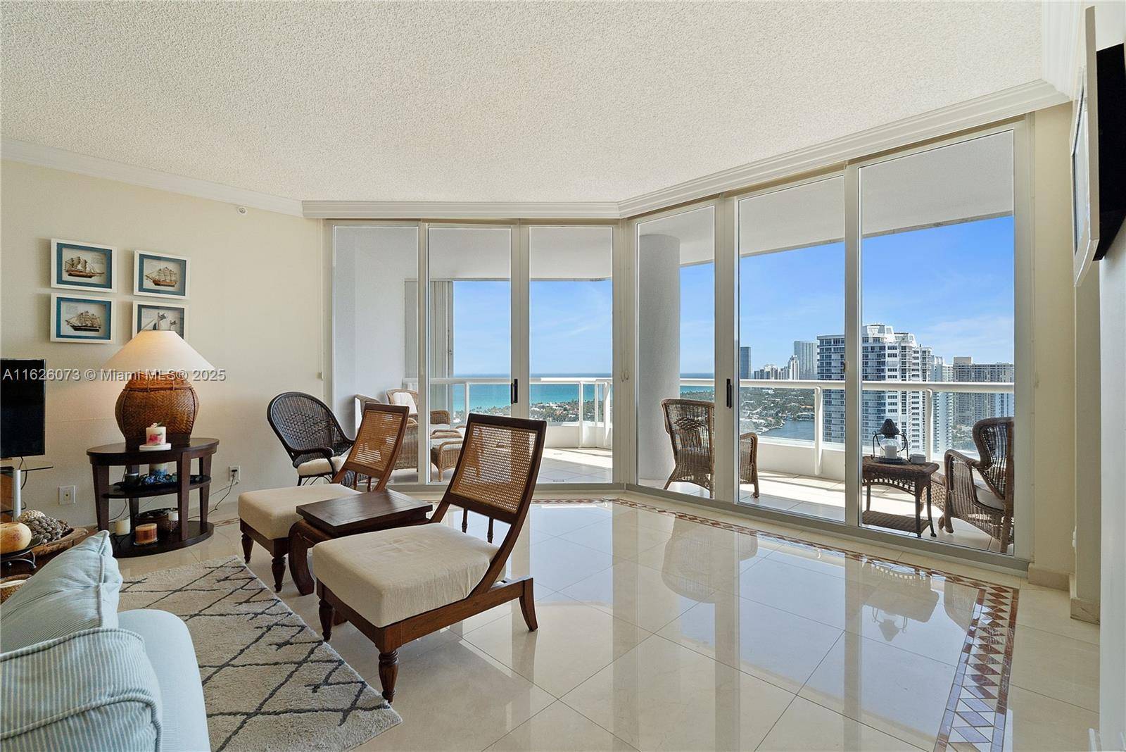 Aventura, FL 33180,21050 Point Pl #2702