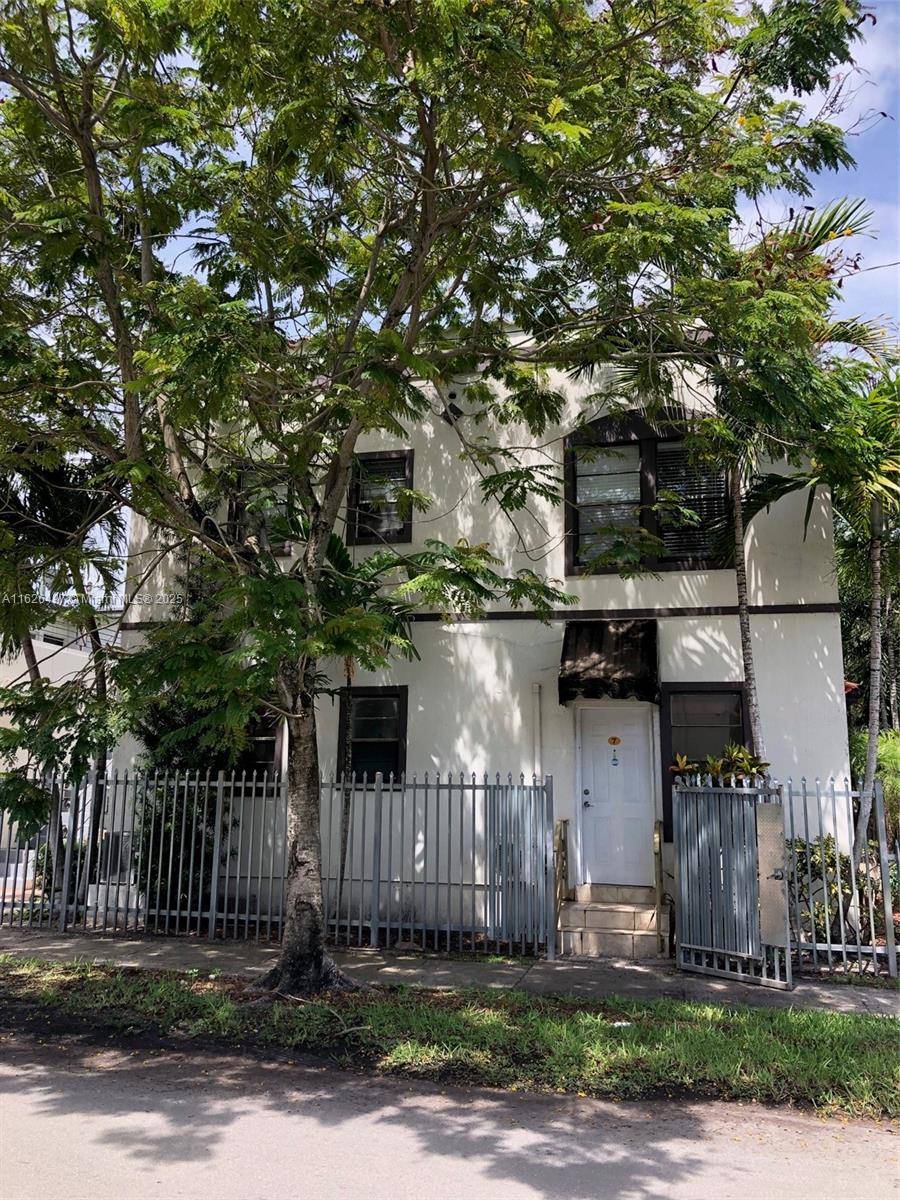 Hollywood, FL 33020,2000 Monroe St #7