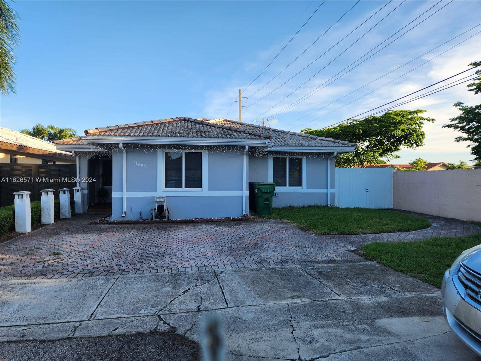 Miami, FL 33177,14692 SW 170th St