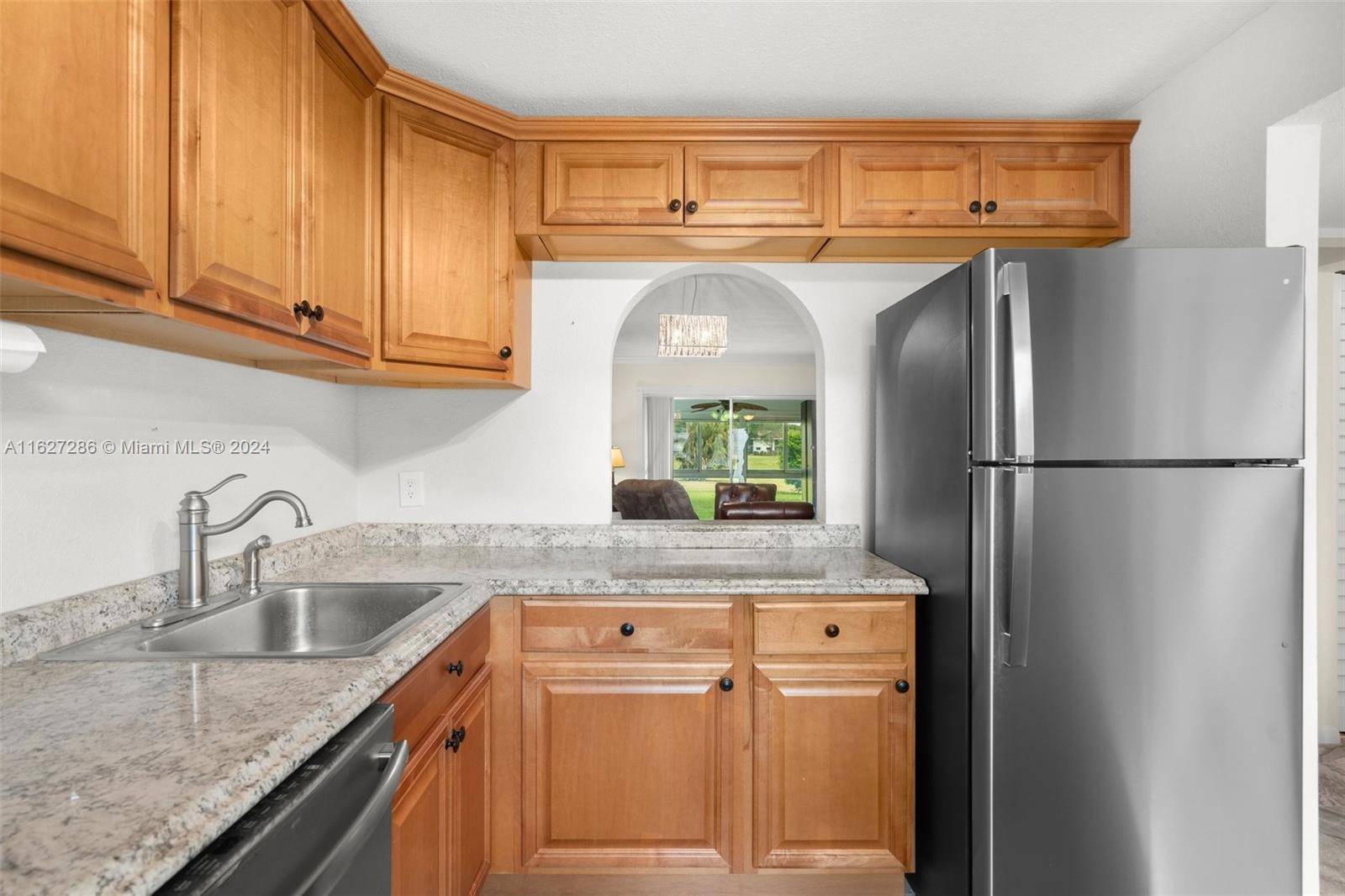 Margate, FL 33063,1045 Country Club Dr #107