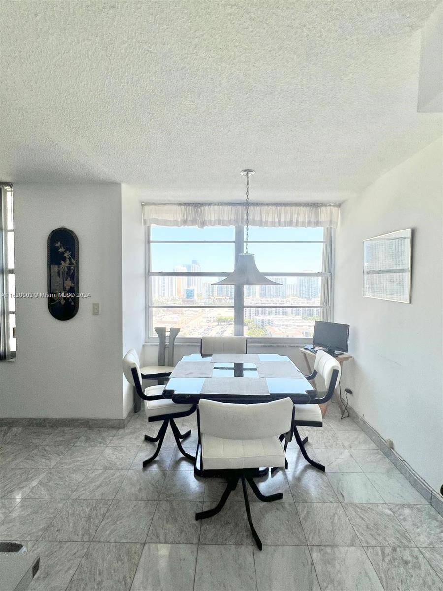 Sunny Isles Beach, FL 33160,230 174th St #2403