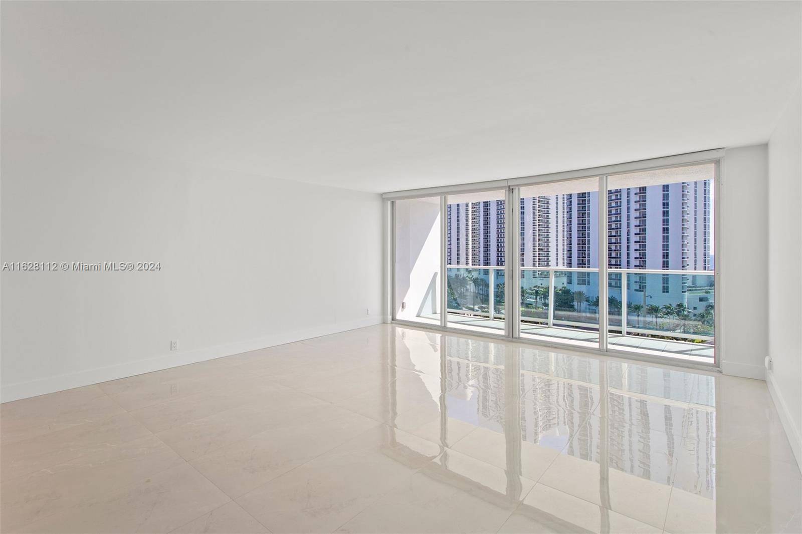 Sunny Isles Beach, FL 33160,100 Bayview Dr #1115