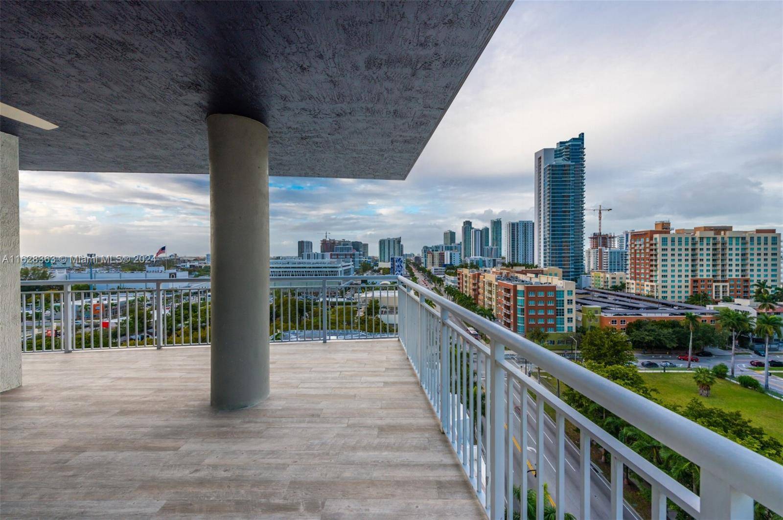 Miami, FL 33132,275 NE 18th St #1208