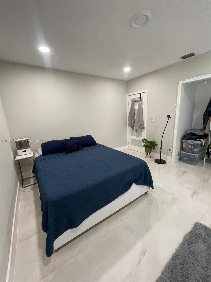 North Miami Beach, FL 33179,18441 NE 21st Ave