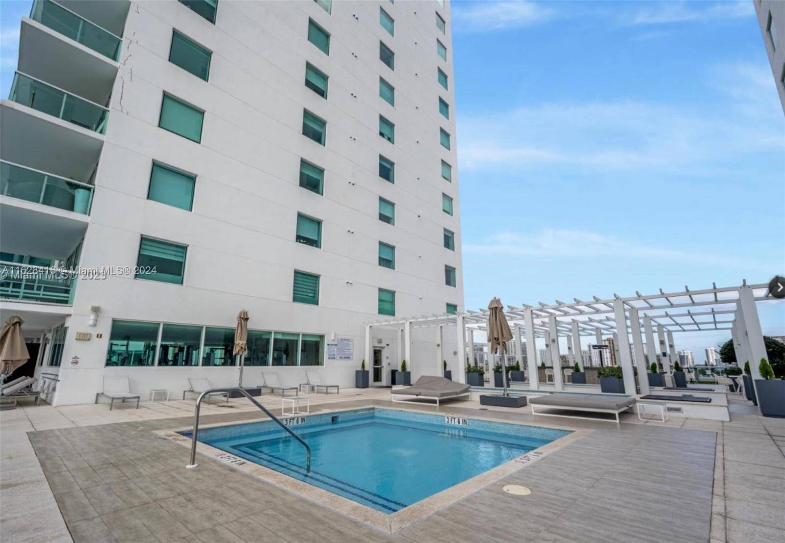 Sunny Isles Beach, FL 33160,400 Sunny Isles Blvd #715