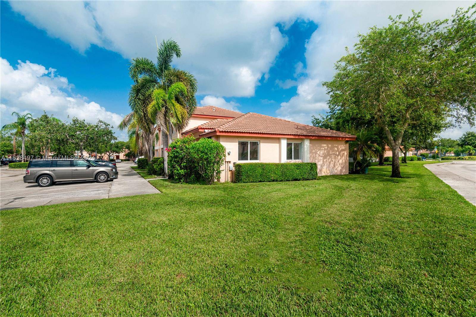 Pembroke Pines, FL 33029,20843 NW 3rd Ct #1