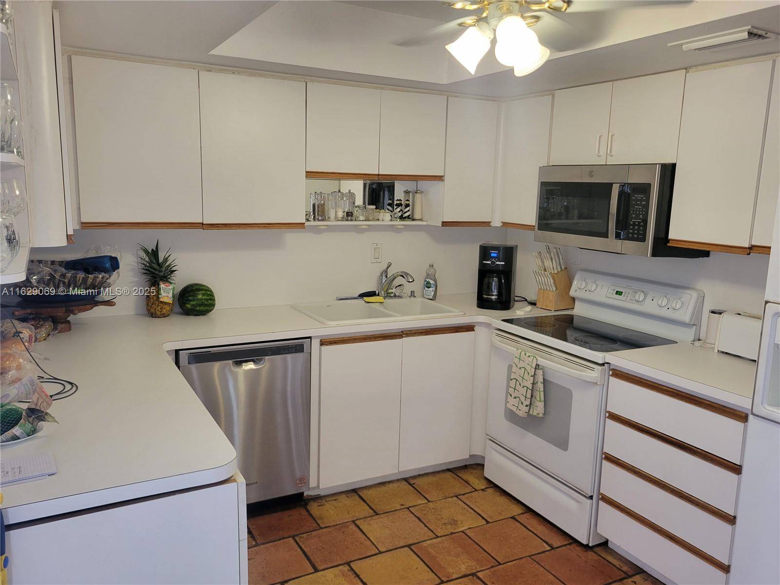 South Miami, FL 33143,7101 SW 67th Ave #1