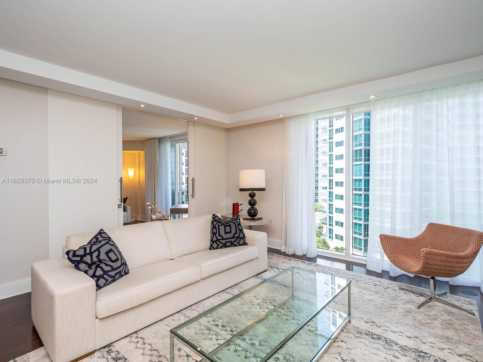 Bal Harbour, FL 33154,10275 Collins Ave #906