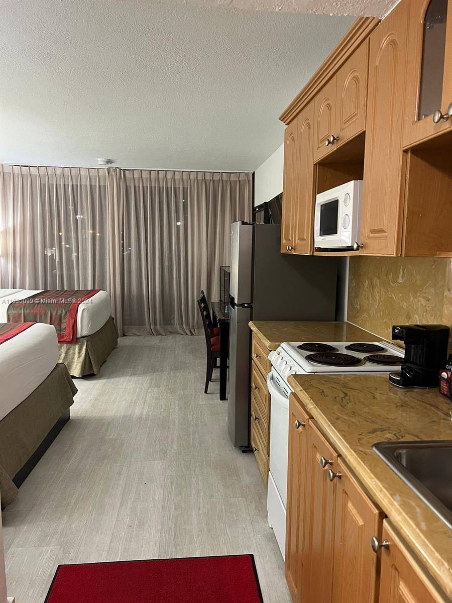 Sunny Isles Beach, FL 33160,19201 Collins Ave #534