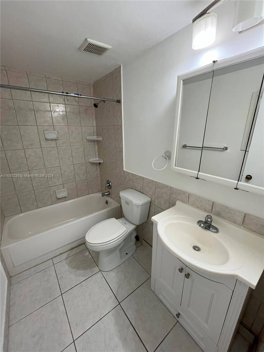 Hollywood, FL 33019,3505 S Ocean Dr #502