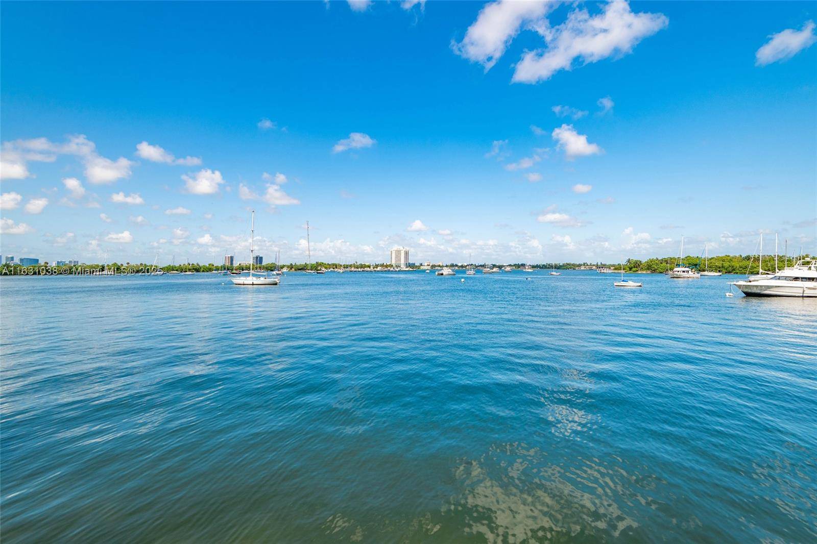 North Bay Village, FL 33141,7928 West Dr #303