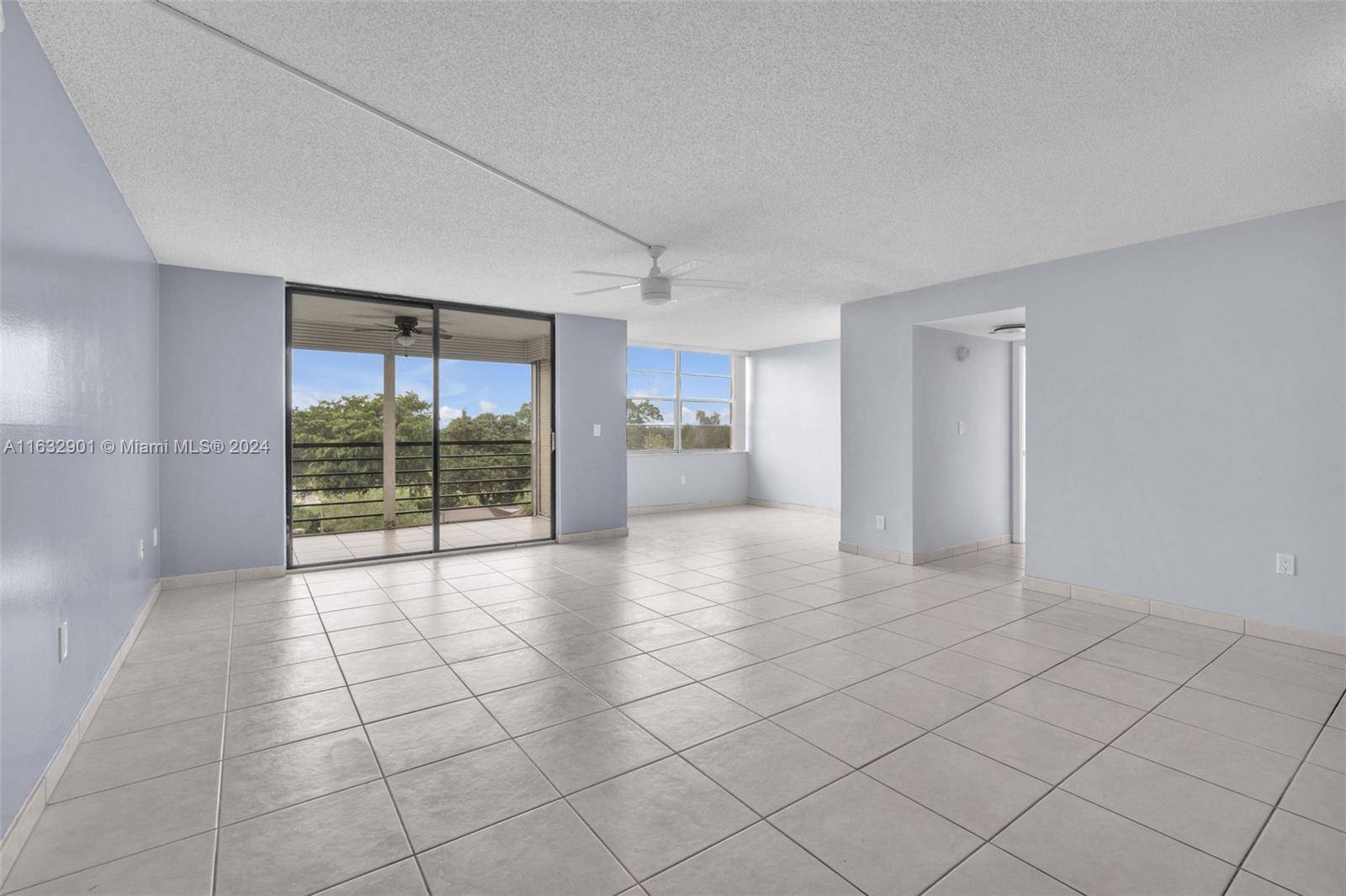 Pembroke Pines, FL 33026,900 Saint Charles Pl #510