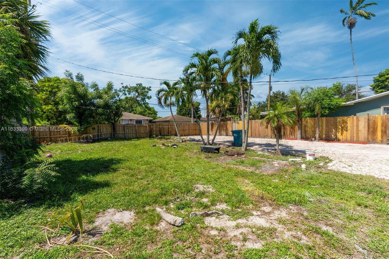 Dania Beach, FL 33004,243 SW 15th St