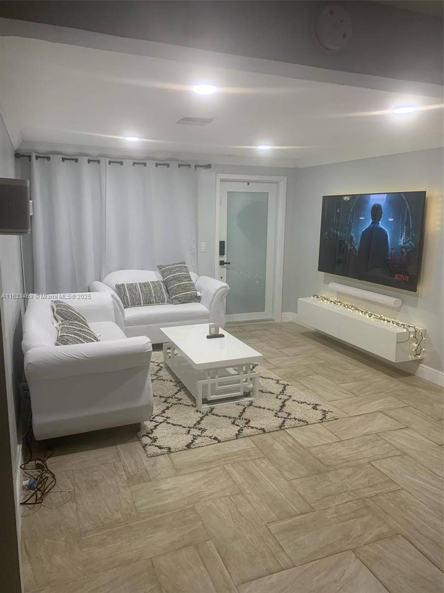Dania Beach, FL 33314,4242 SW 49th Ct #4242