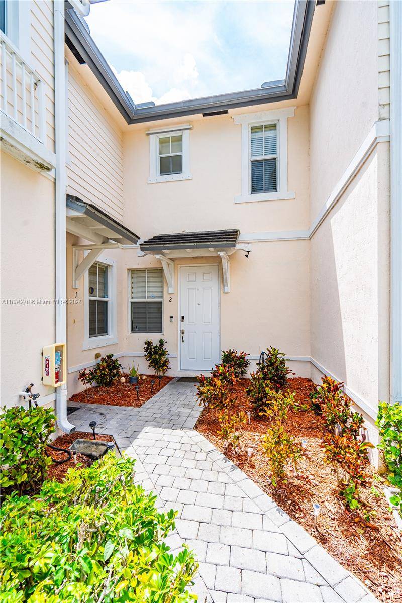 Homestead, FL 33033,153 SE 28th Pl #2