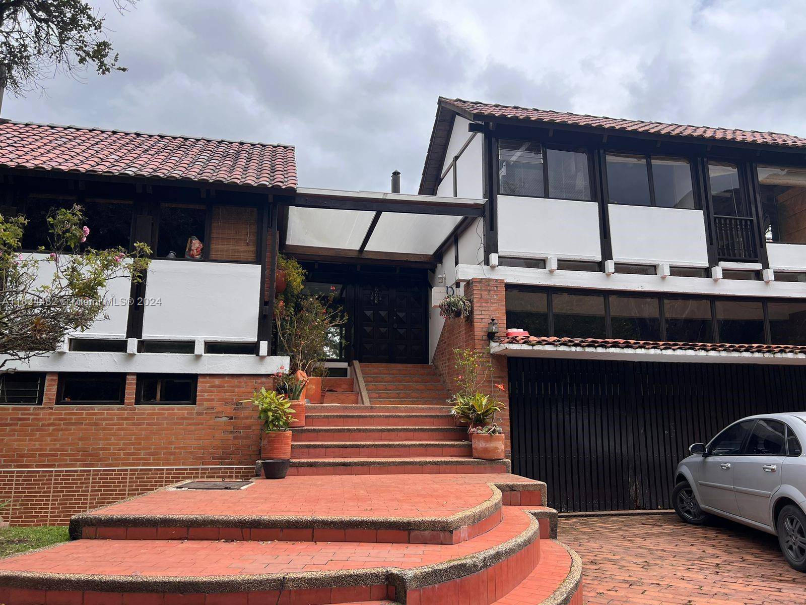 Cra. 7 #237-4 Floresta La Sabana