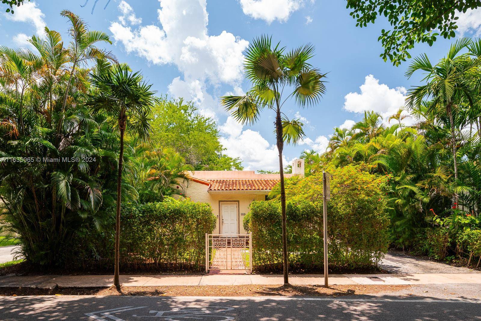 Coral Gables, FL 33134,410 Alhambra Cir
