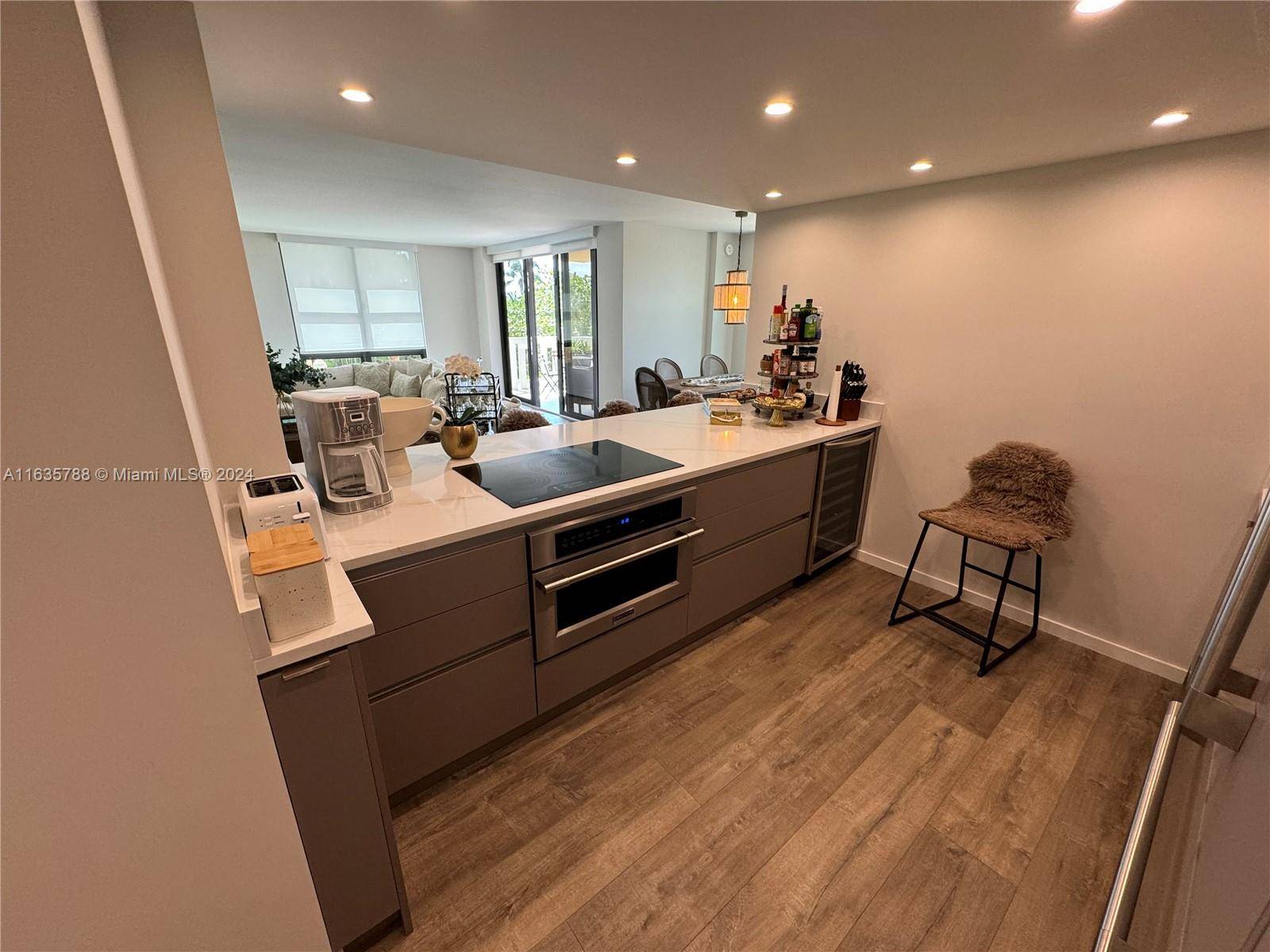 Key Biscayne, FL 33149,1111 Crandon Blvd #C206