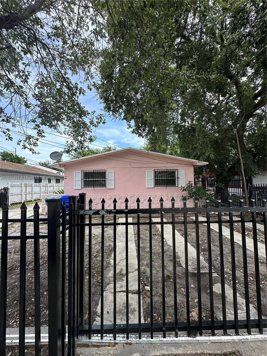 Miami, FL 33127,5715 NW 5th Ave #1