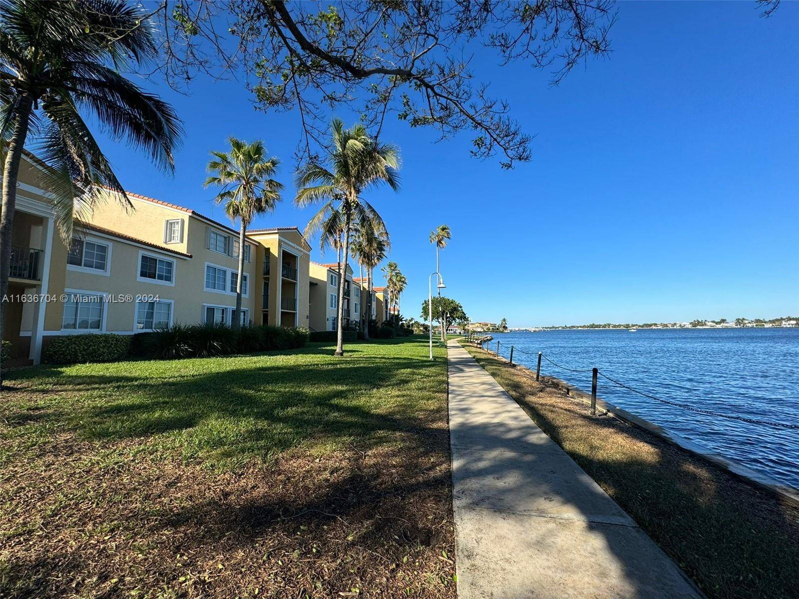 Hypoluxo, FL 33462,111 Yacht Club Way #107