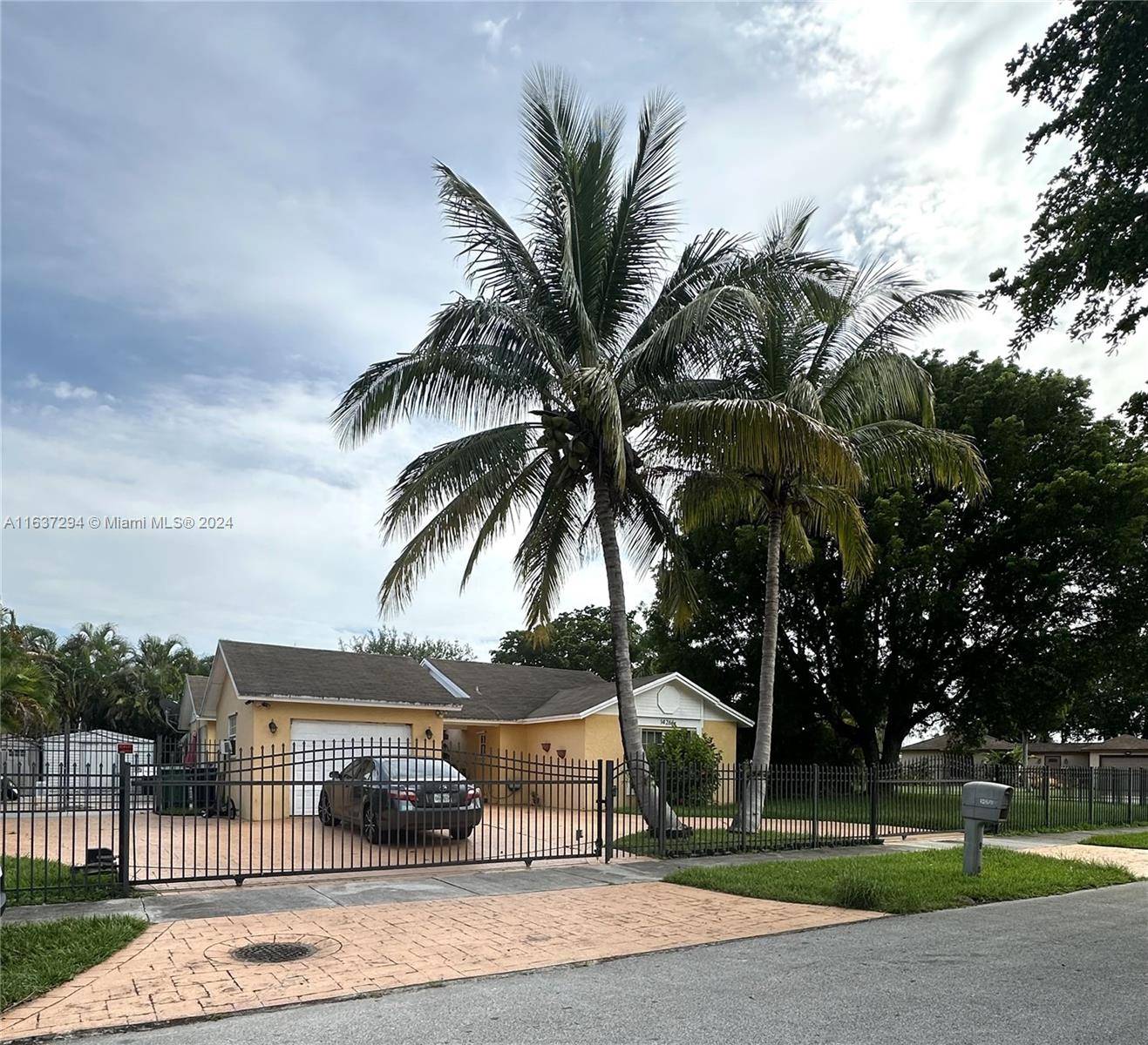 Miami, FL 33177,14266 SW 154th St