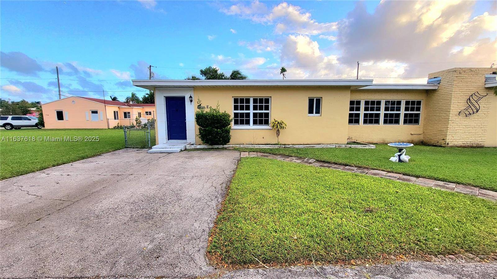 Hallandale Beach, FL 33009,720 NE 5th St #1-1