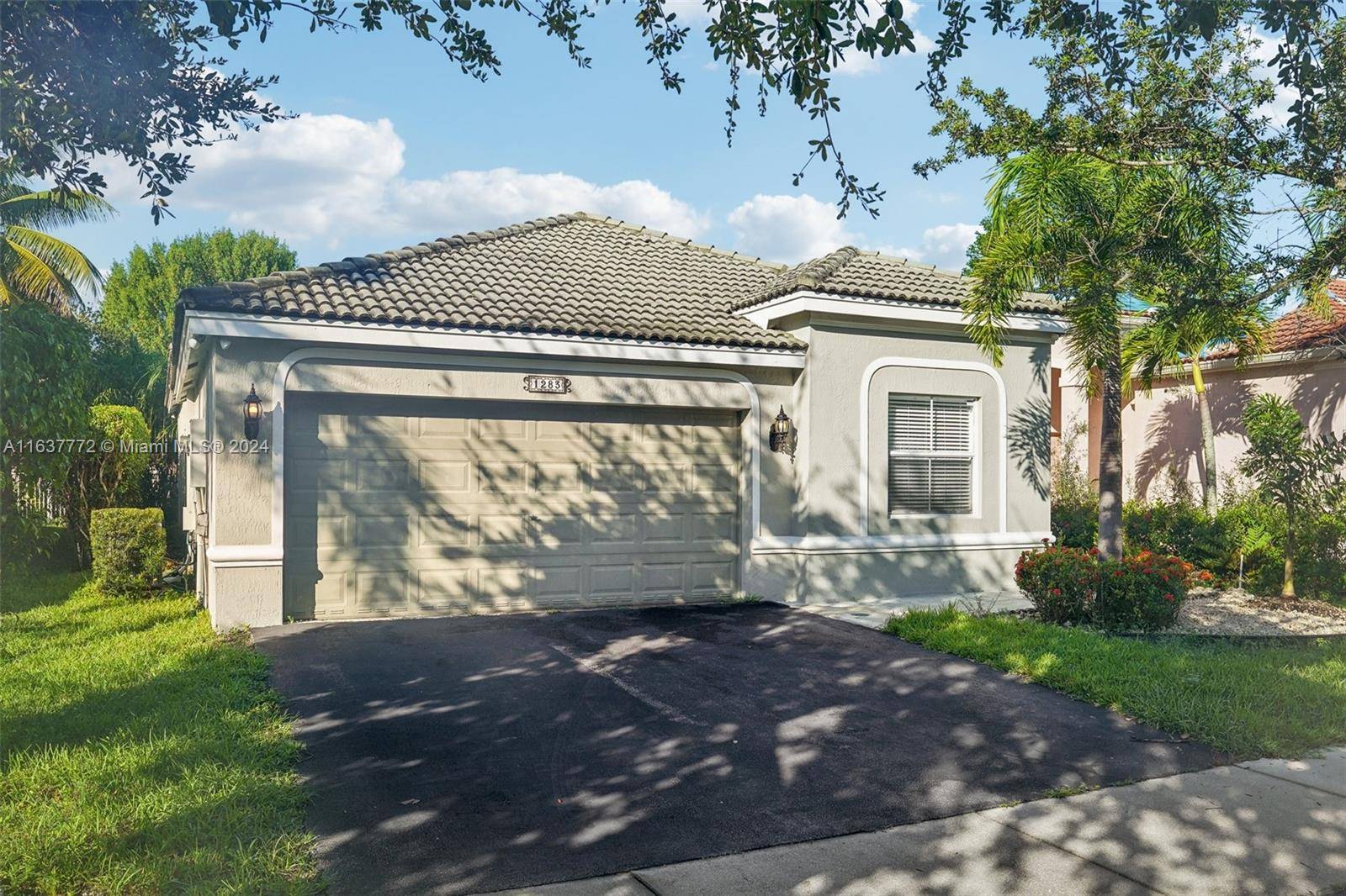 Weston, FL 33327,1283 Chinaberry Dr