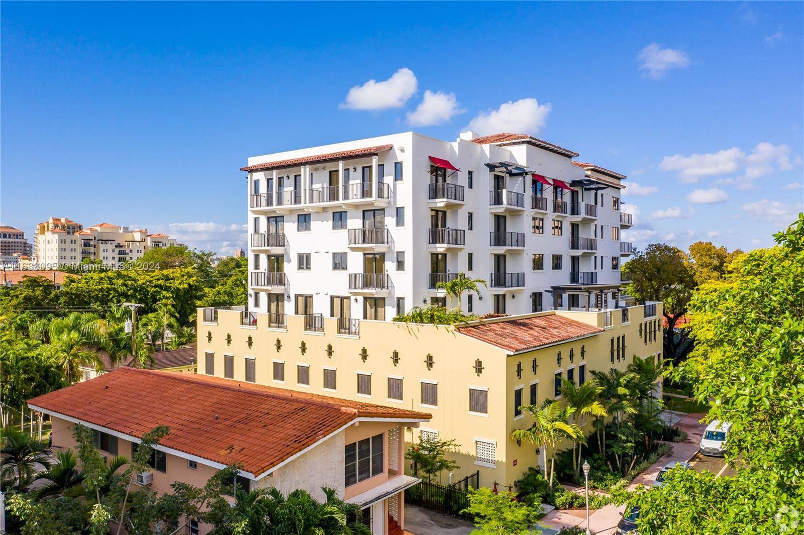 Coral Gables, FL 33134,1091 Galiano St #303