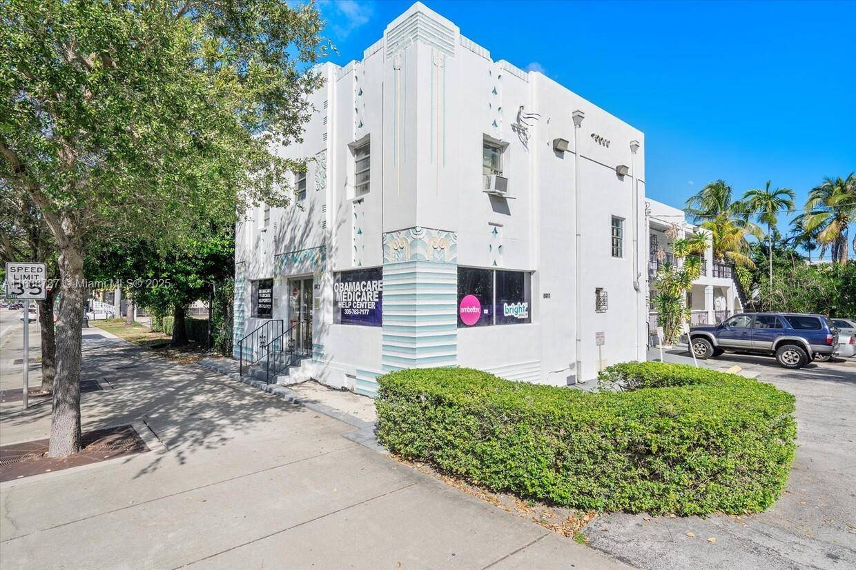 Miami, FL 33138,8411 Biscayne Blvd