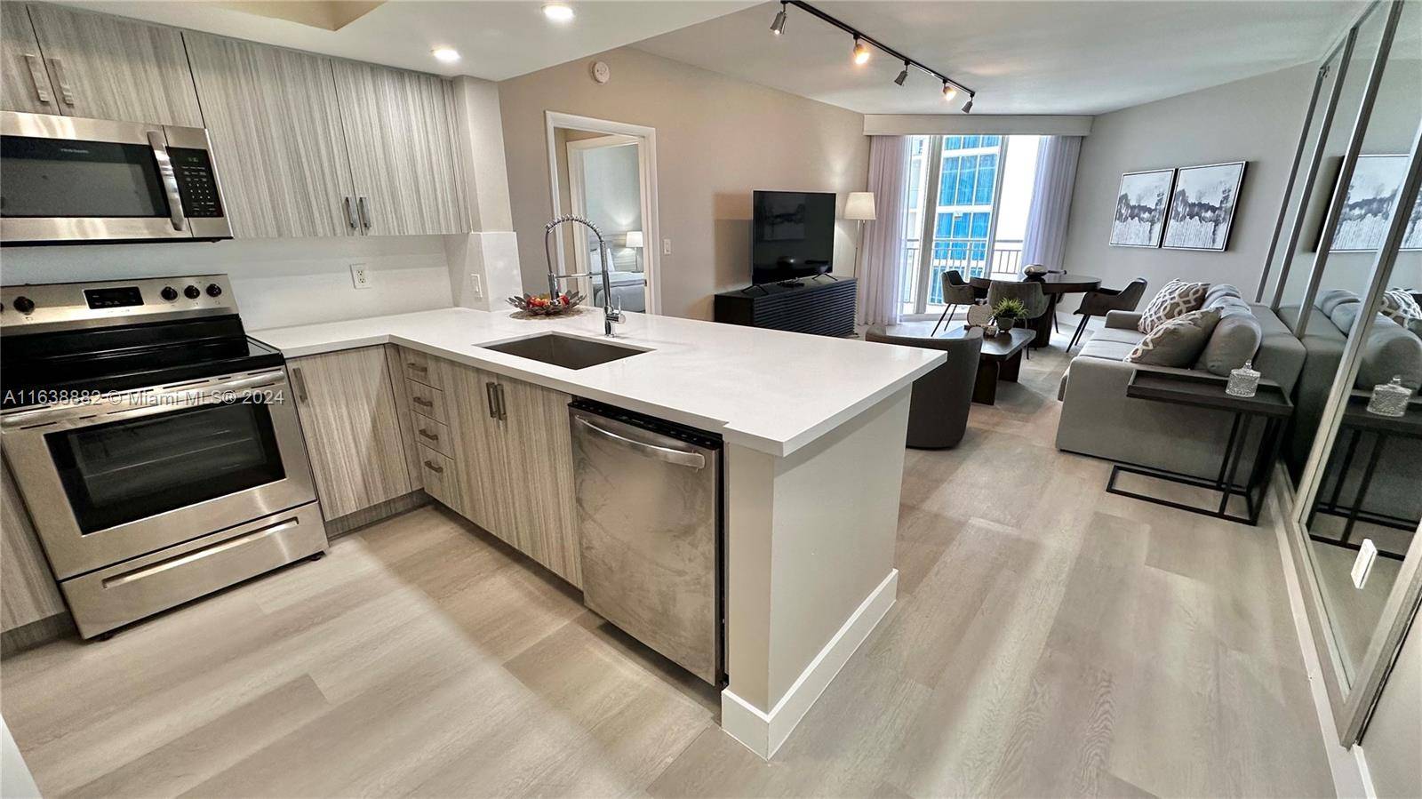 Sunny Isles Beach, FL 33160,17375 Collins Ave #2003