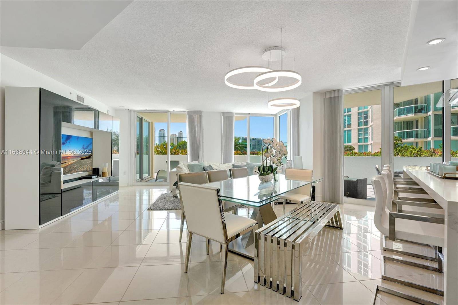 Aventura, FL 33180,3370 Hidden Bay Dr #404