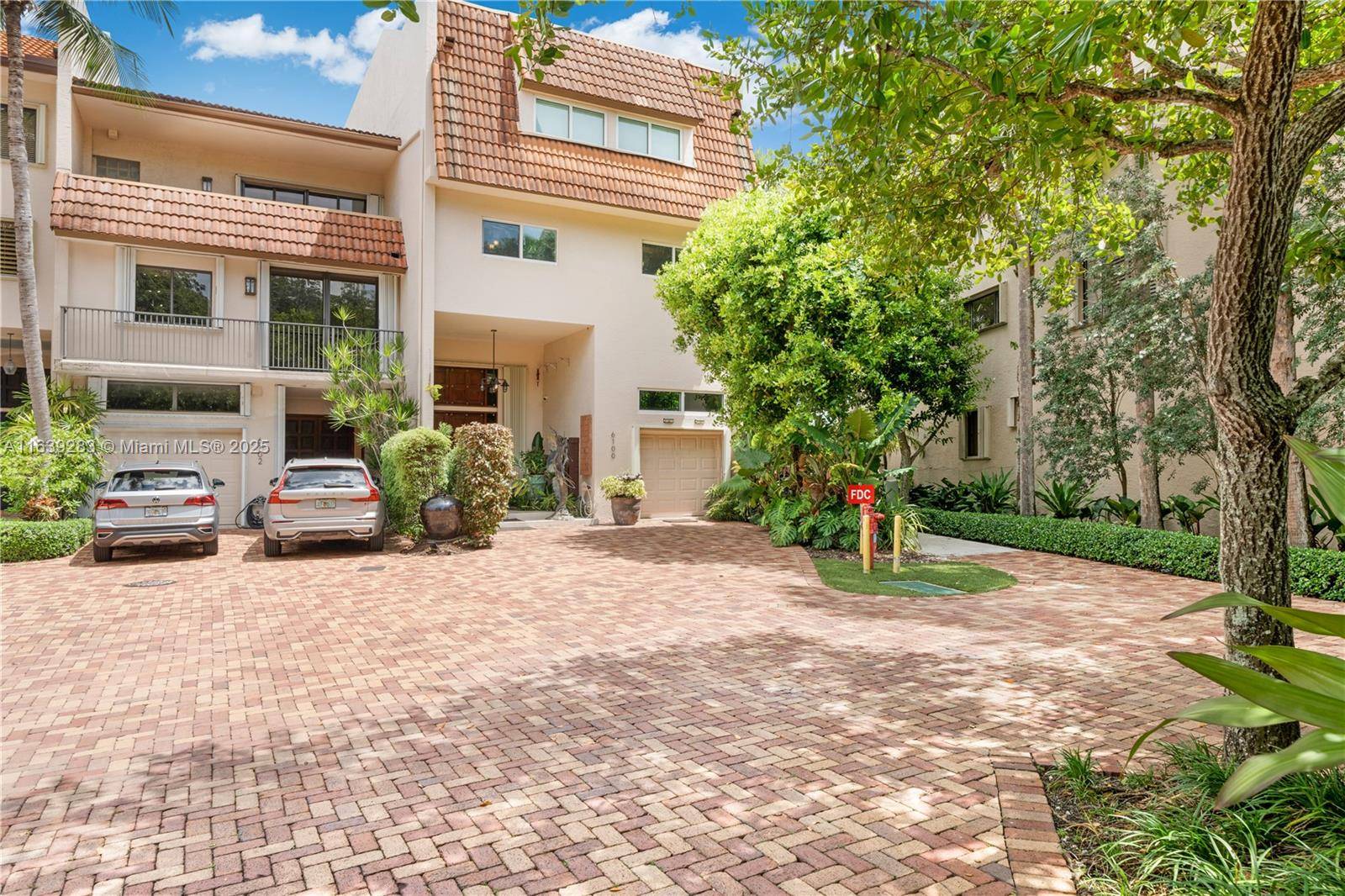 Palmetto Bay, FL 33157,6100 Paradise Point Dr #6100