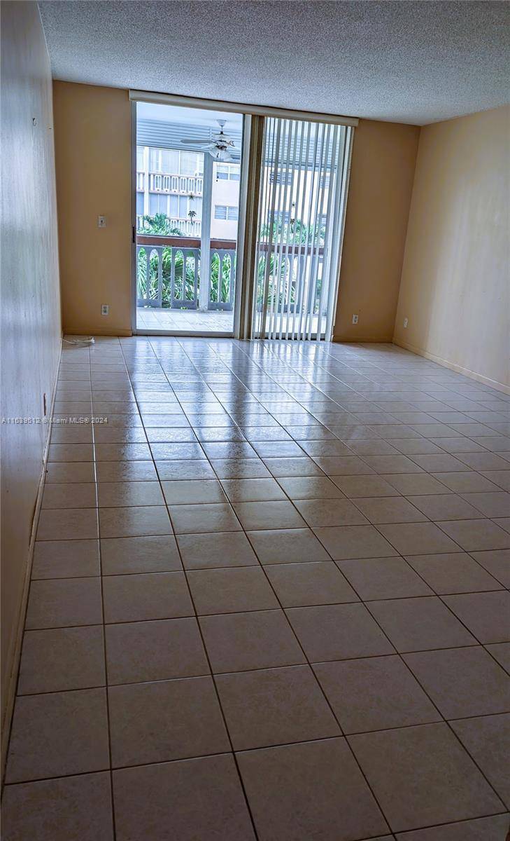 Hallandale Beach, FL 33009,420 NE 12th Ave #303