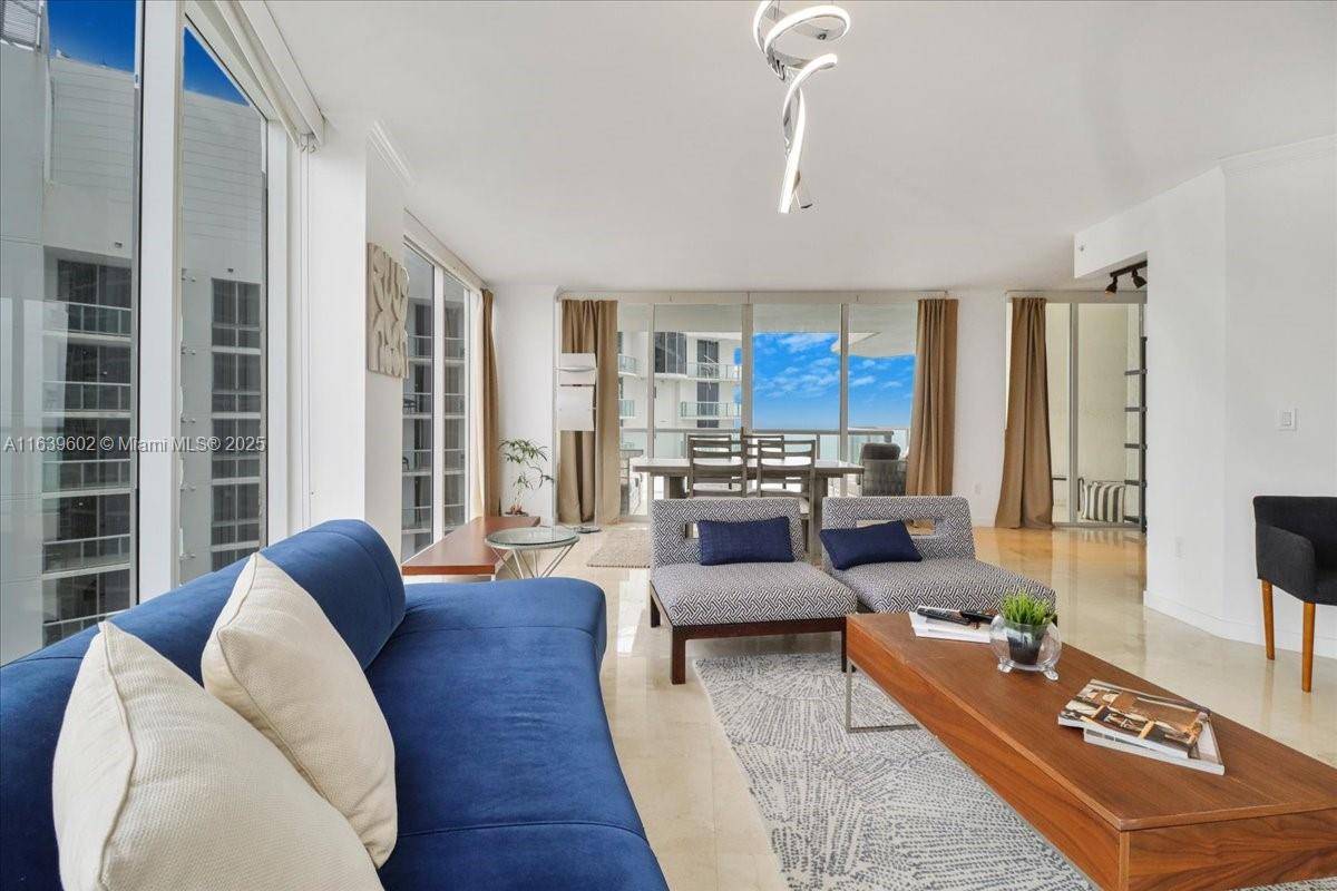 Sunny Isles Beach, FL 33160,18671 Collins Ave #2404
