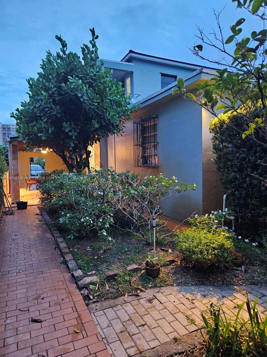 Miami, FL 33126,Address not disclosed