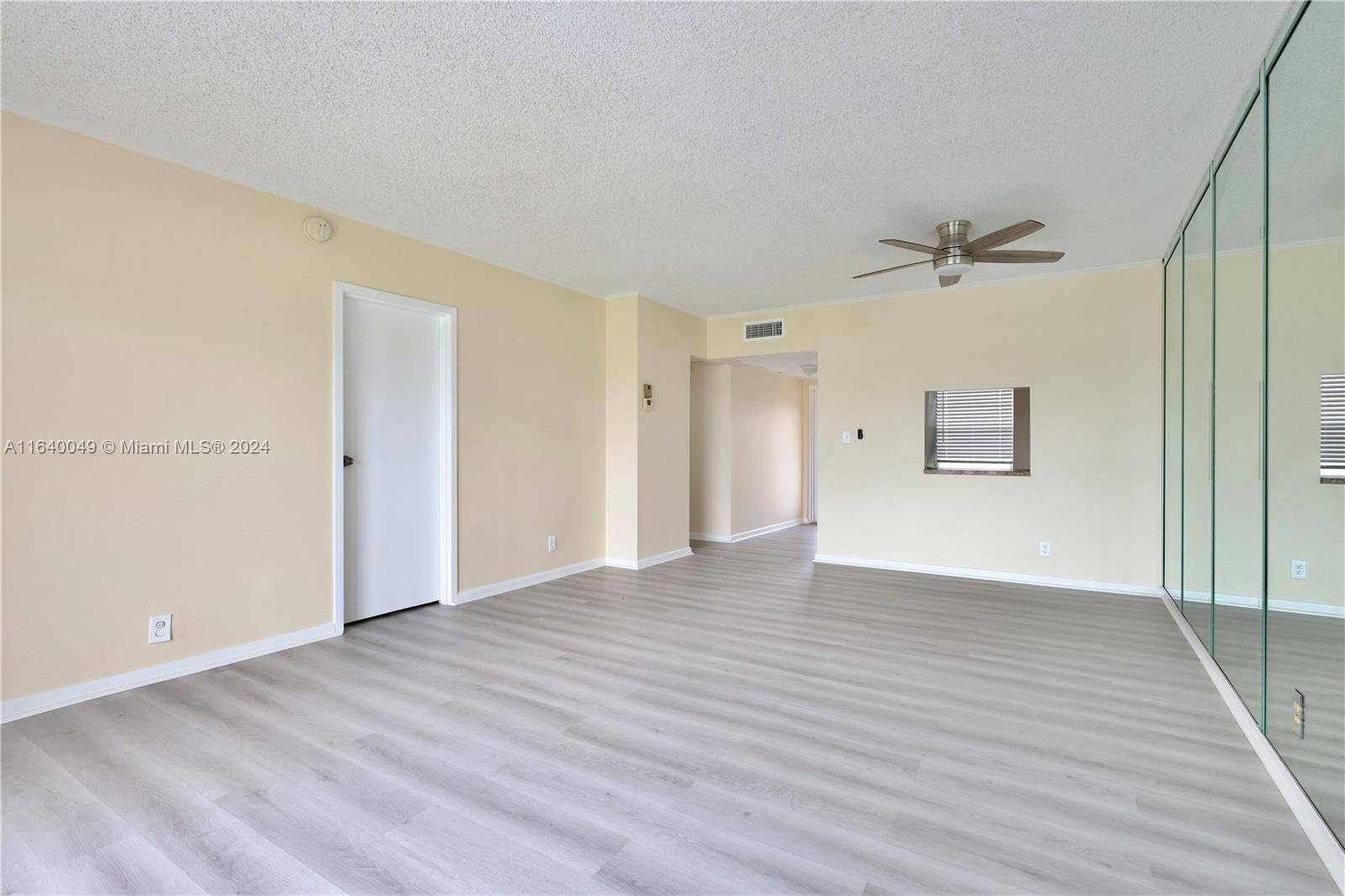 Margate, FL 33063,1040 Country Club Dr #404
