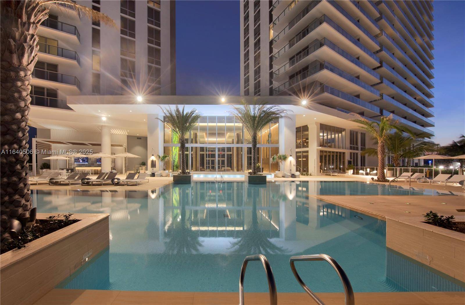 North Miami Beach, FL 33160,16385 Biscayne Blvd #PH7