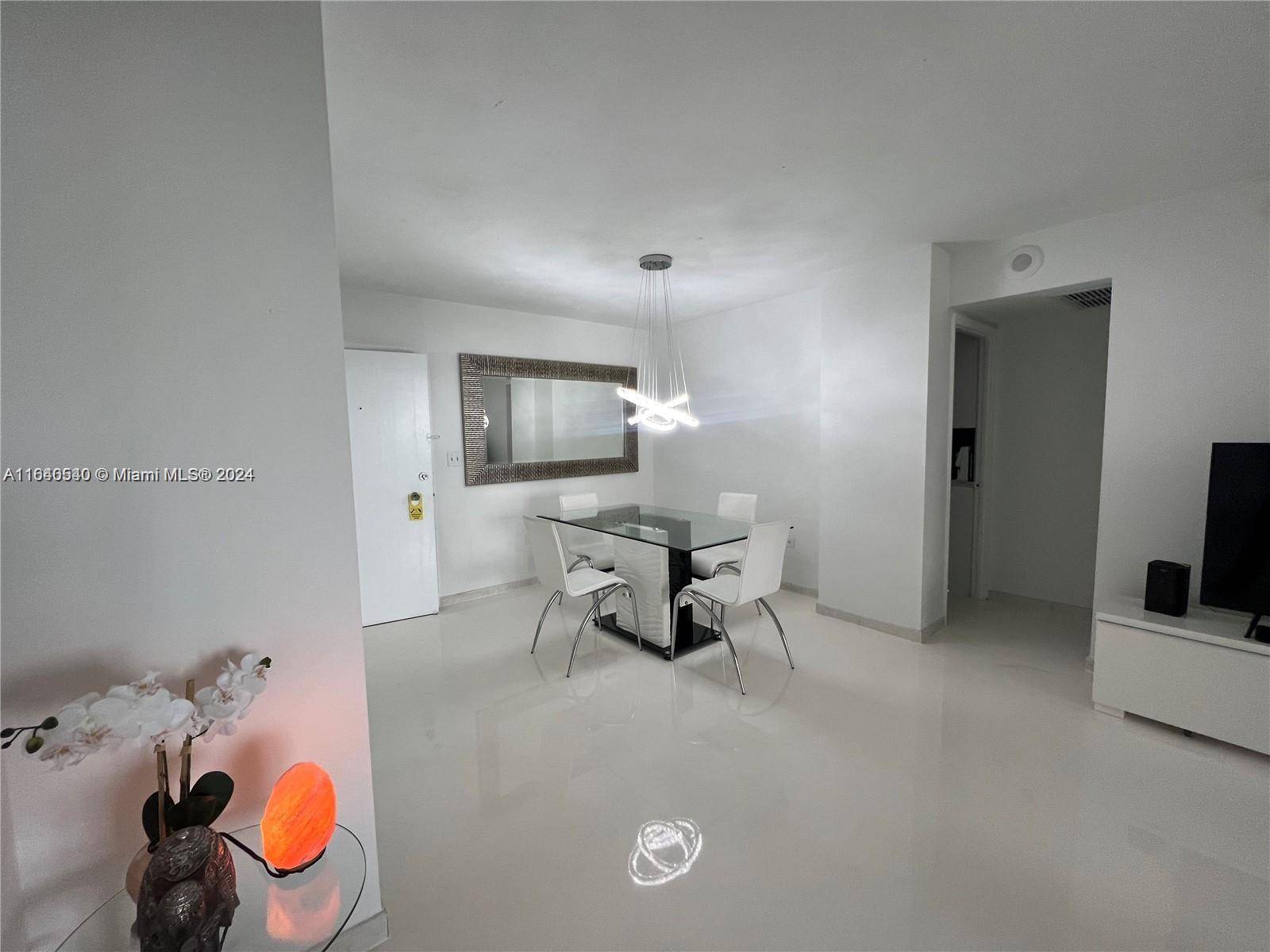 Miami Beach, FL 33140,5555 Collins Ave #7T